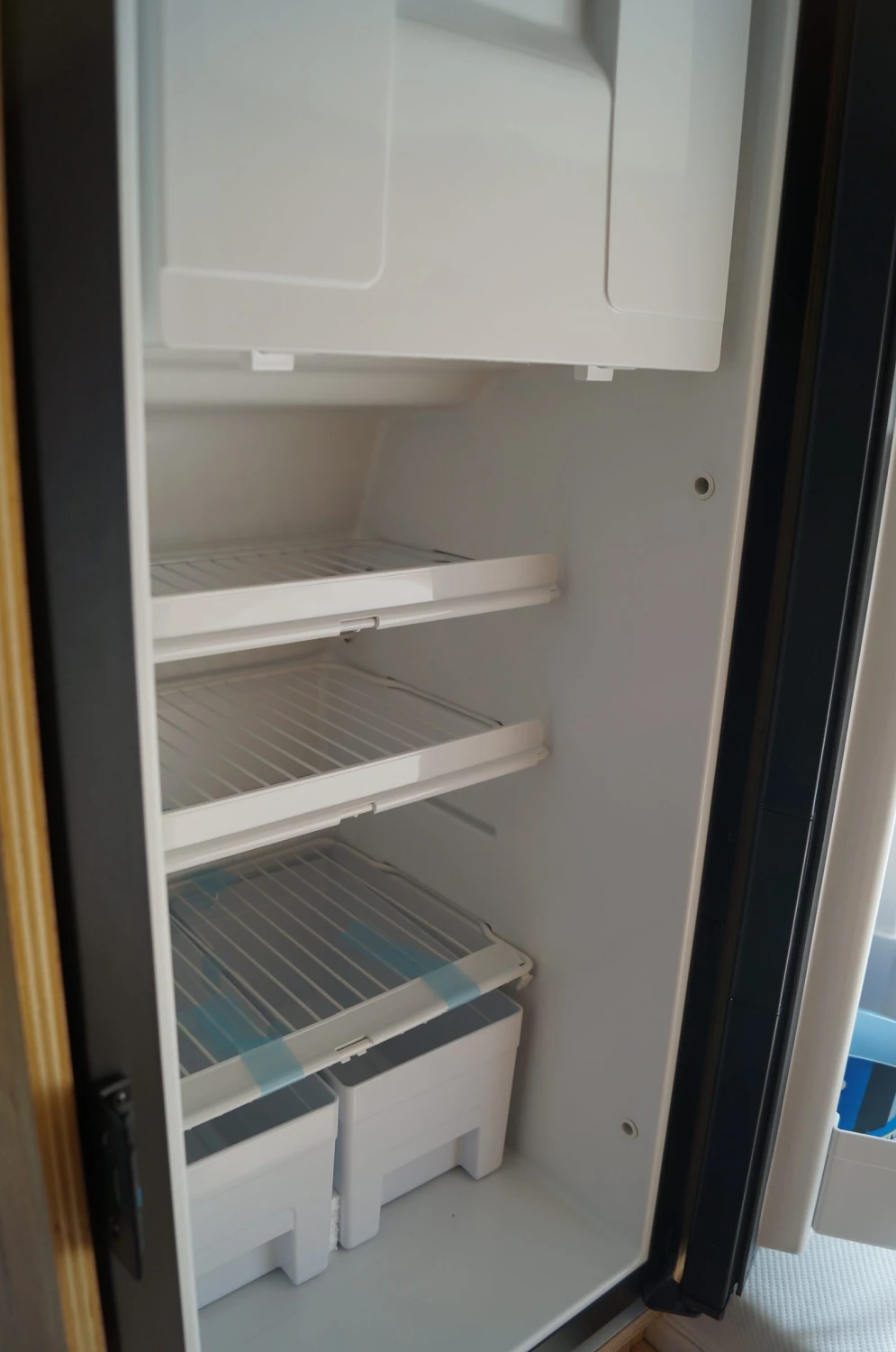 Kühlschrank Reiseanhänger Caravaning